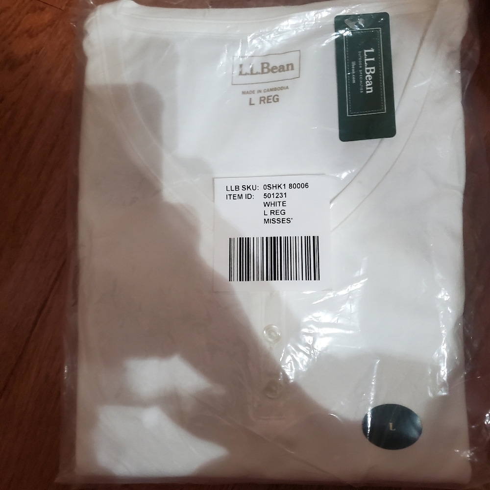 L.L.Bean white elbow-sleeve henley. Large. NWT.